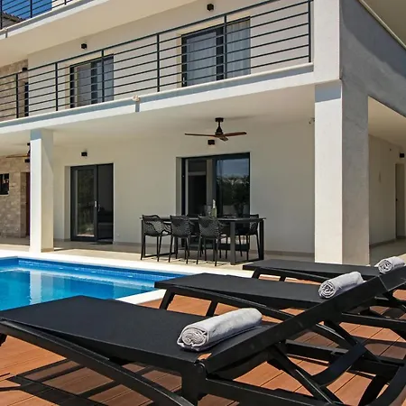 Family House 