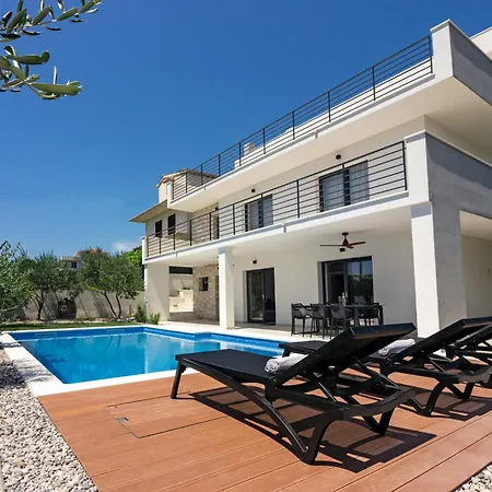 Family House 