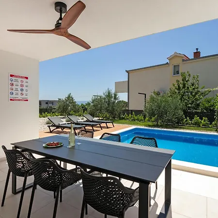 Villa Family House 